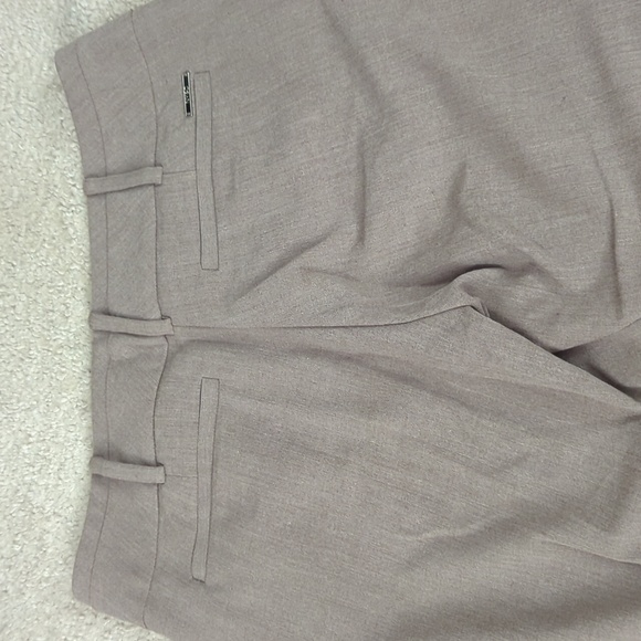 New York and Co • airy light pants ( size 4p ) - Picture 6 of 10